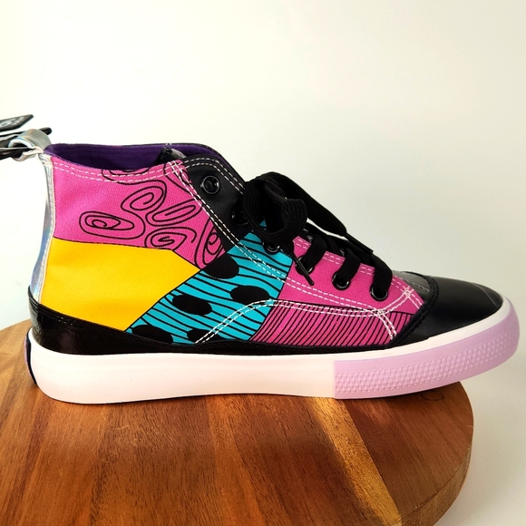 Tim Burton The Nightmare Before Christmas Size 6 1/2 Med Top Sneakers DISNEY NWT - Picture 7 of 17